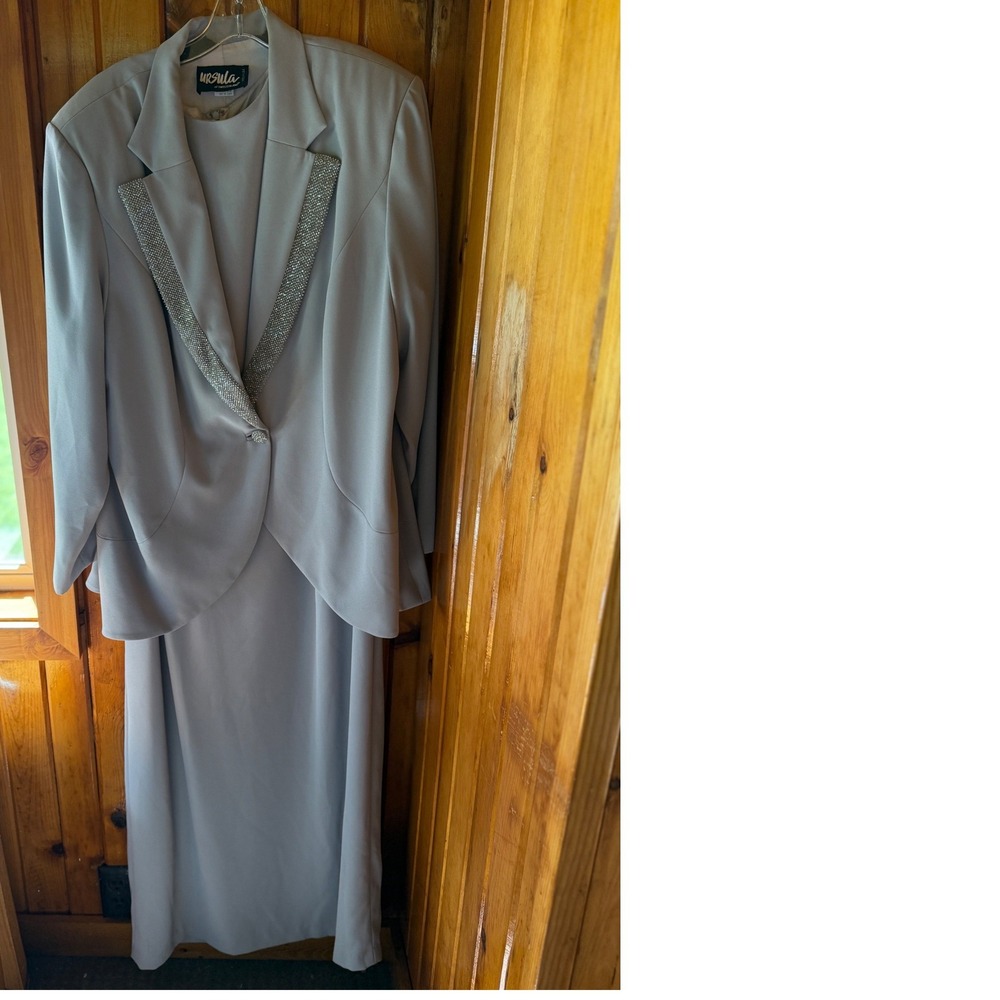 URSULA of SWITZERLAND Womens Two Piece Suit Set Beaded Collar  Dress FormaL